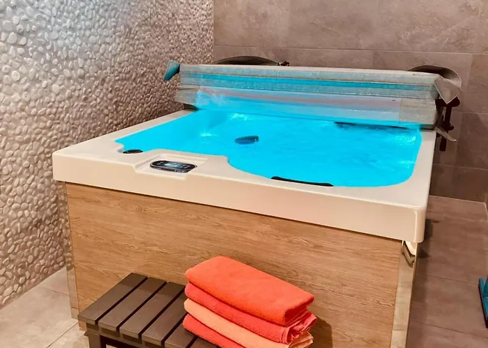 Casa Olivia, Luxurious Village House With Sauna And Jacuzzi