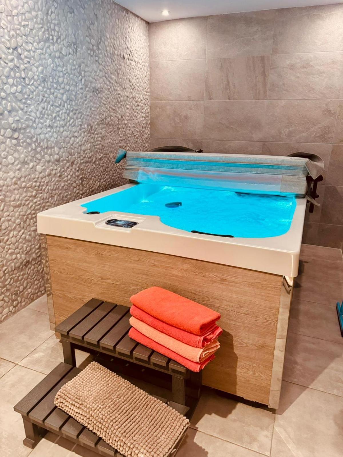 Casa Olivia, Luxurious With Sauna And Jacuzzi Holiday home Finestrat